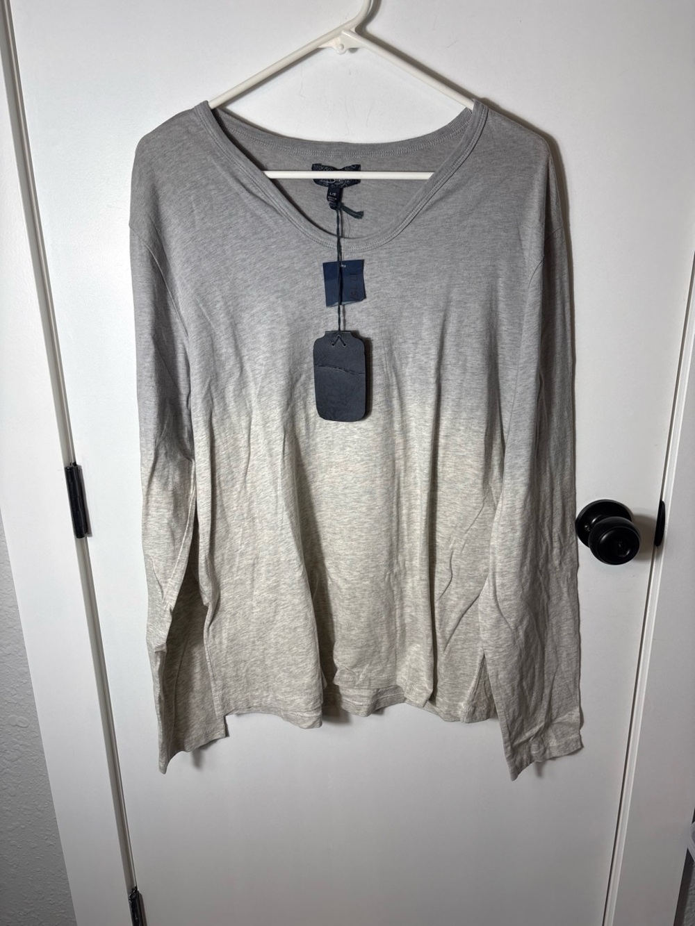 NWT Silver Jeans Co Men’s Ombre Long Sleeve T-Shirt Size L Gray Two Tone Casual